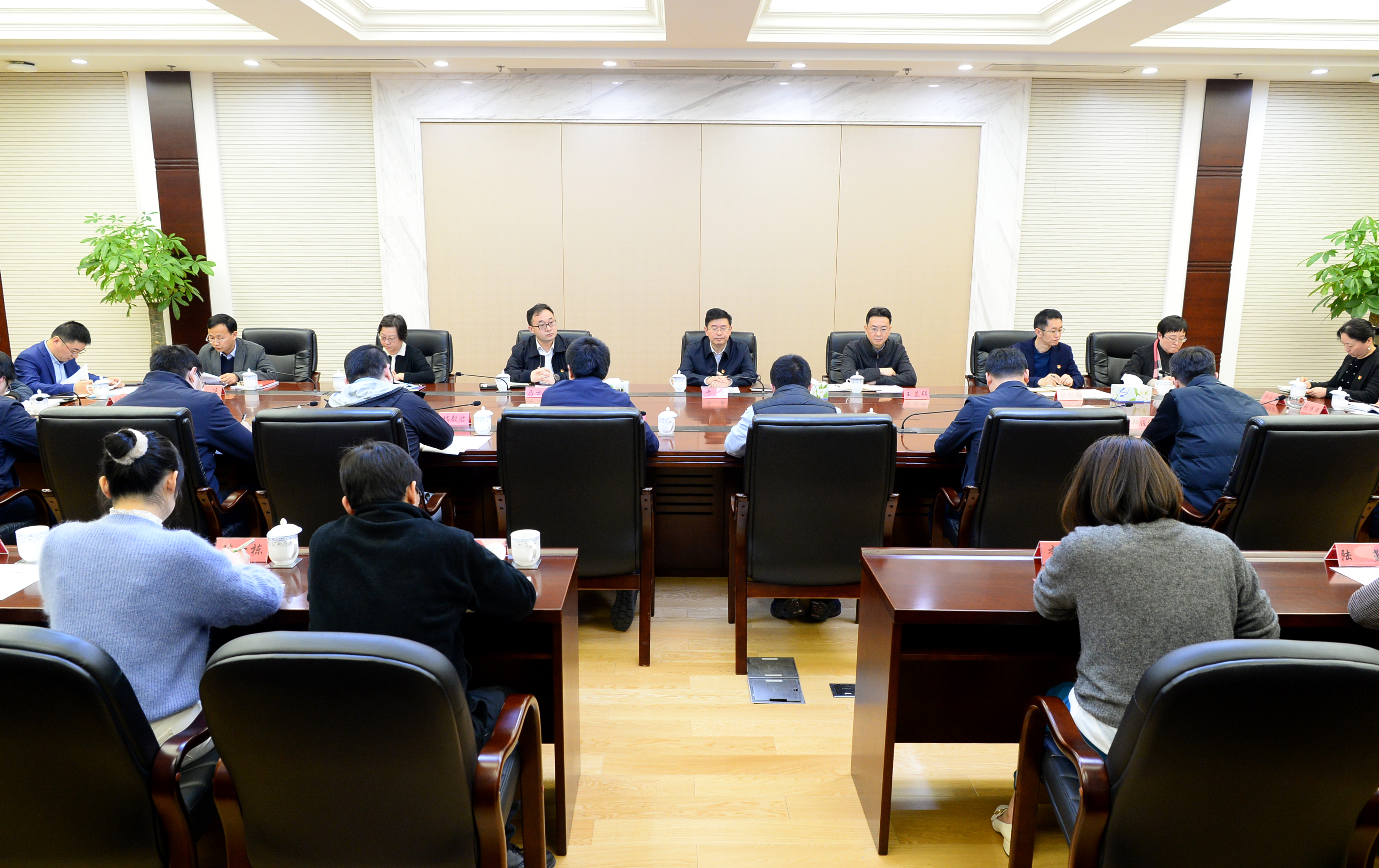 区领导以普通党员身份参加所在党支部组织生活会