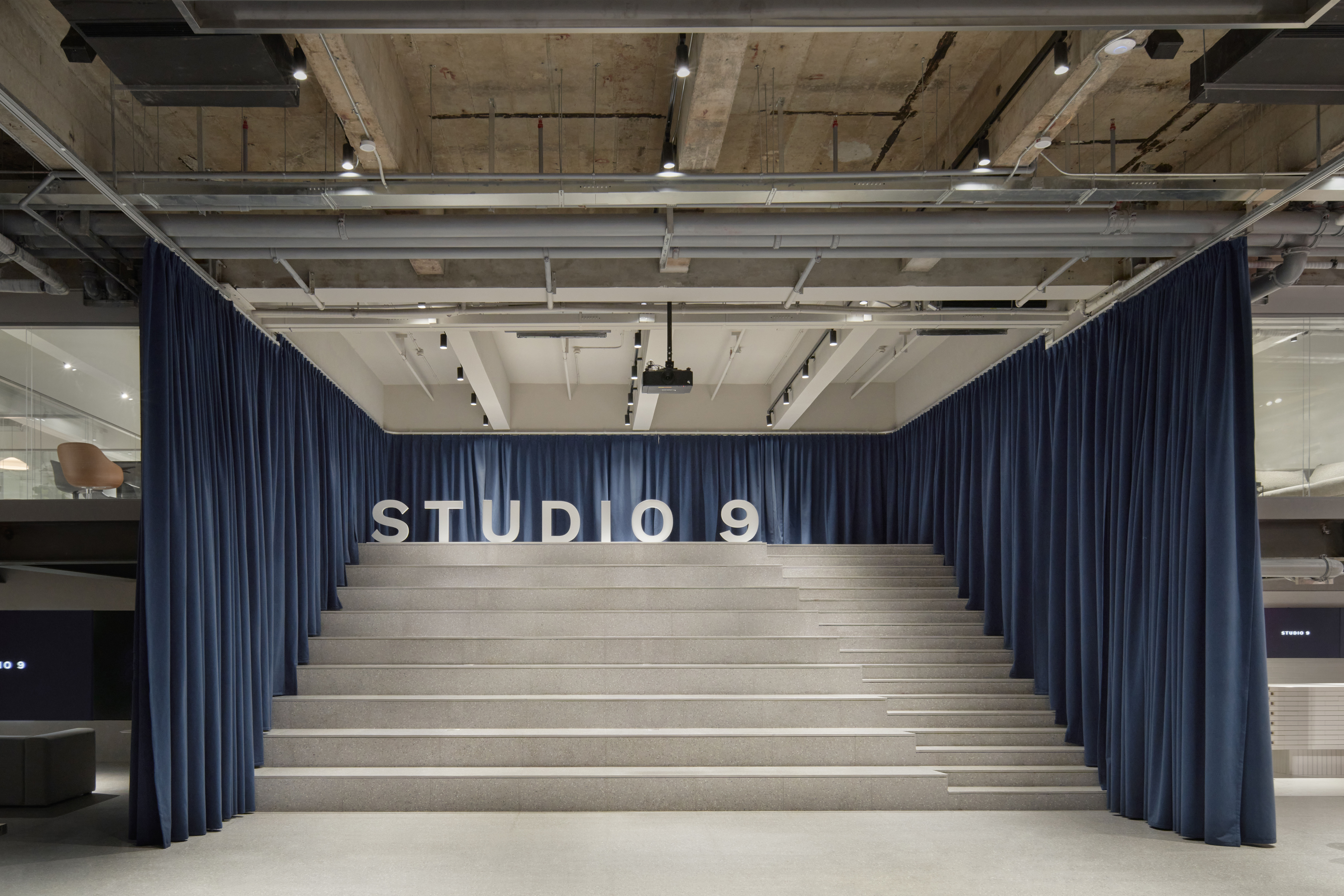 Studio 9_the square小广场.jpg