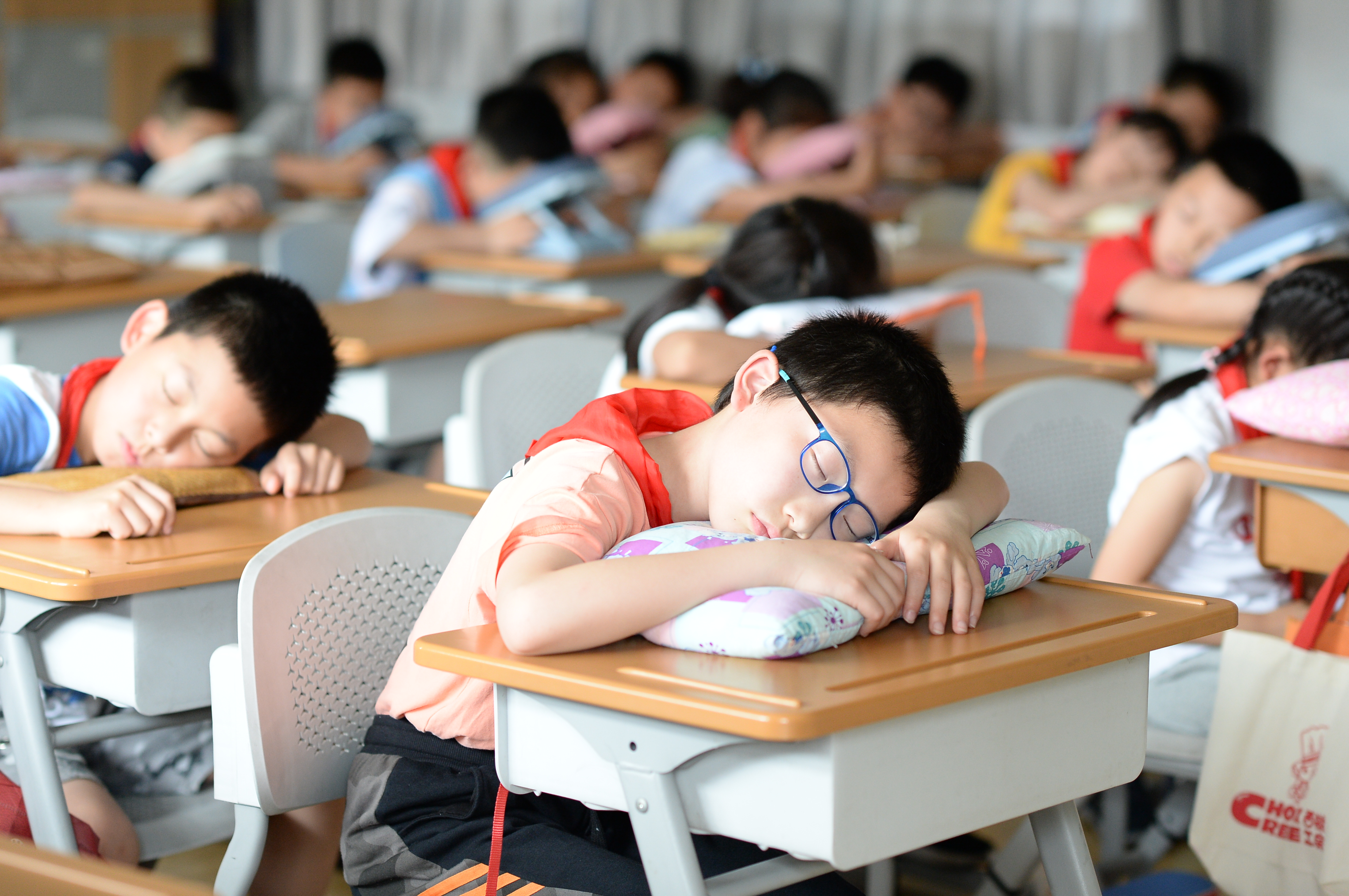 闸北第二中心小学学子进入"香甜"午睡时间