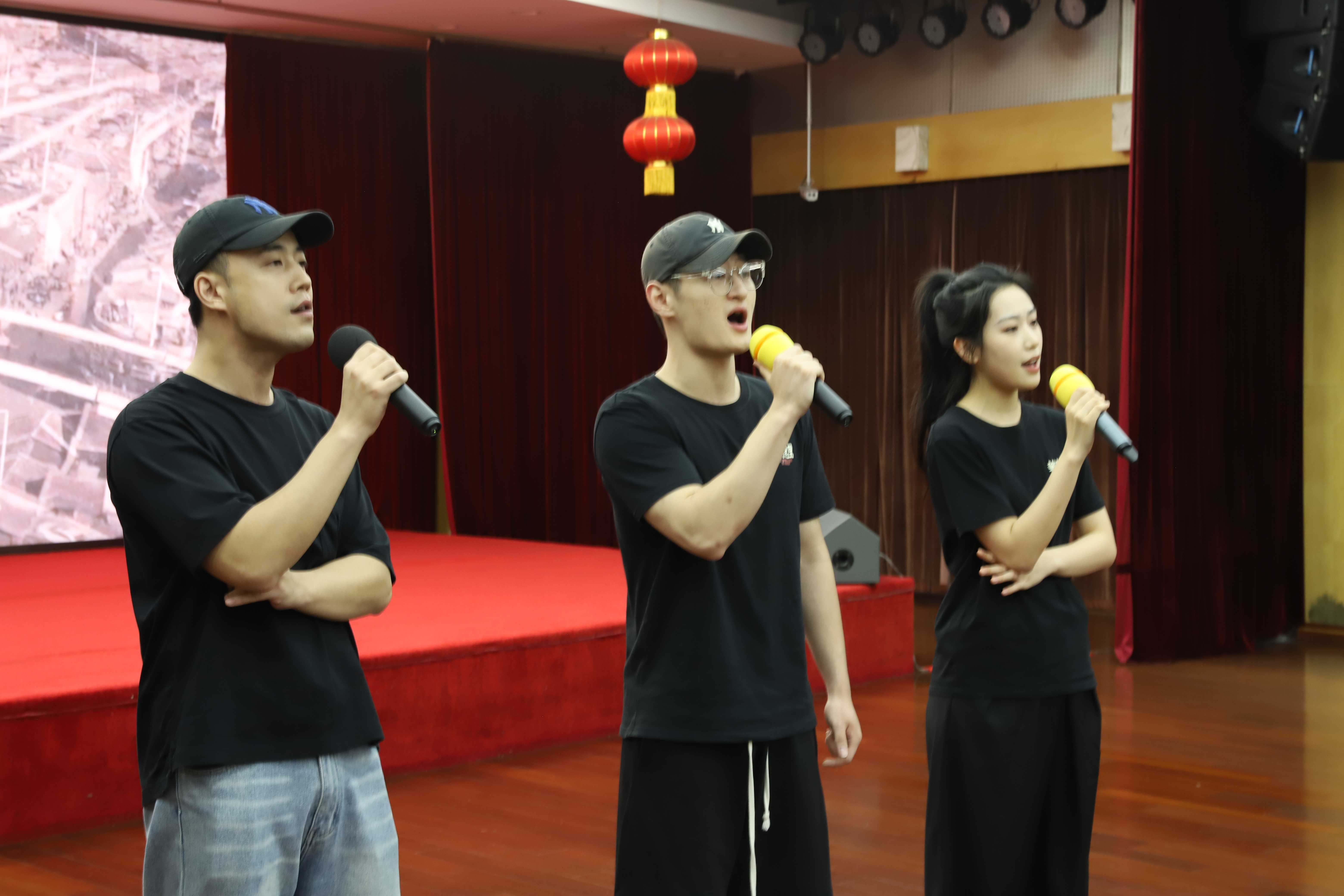 《辅德里》表演公开课走进共和新路街道