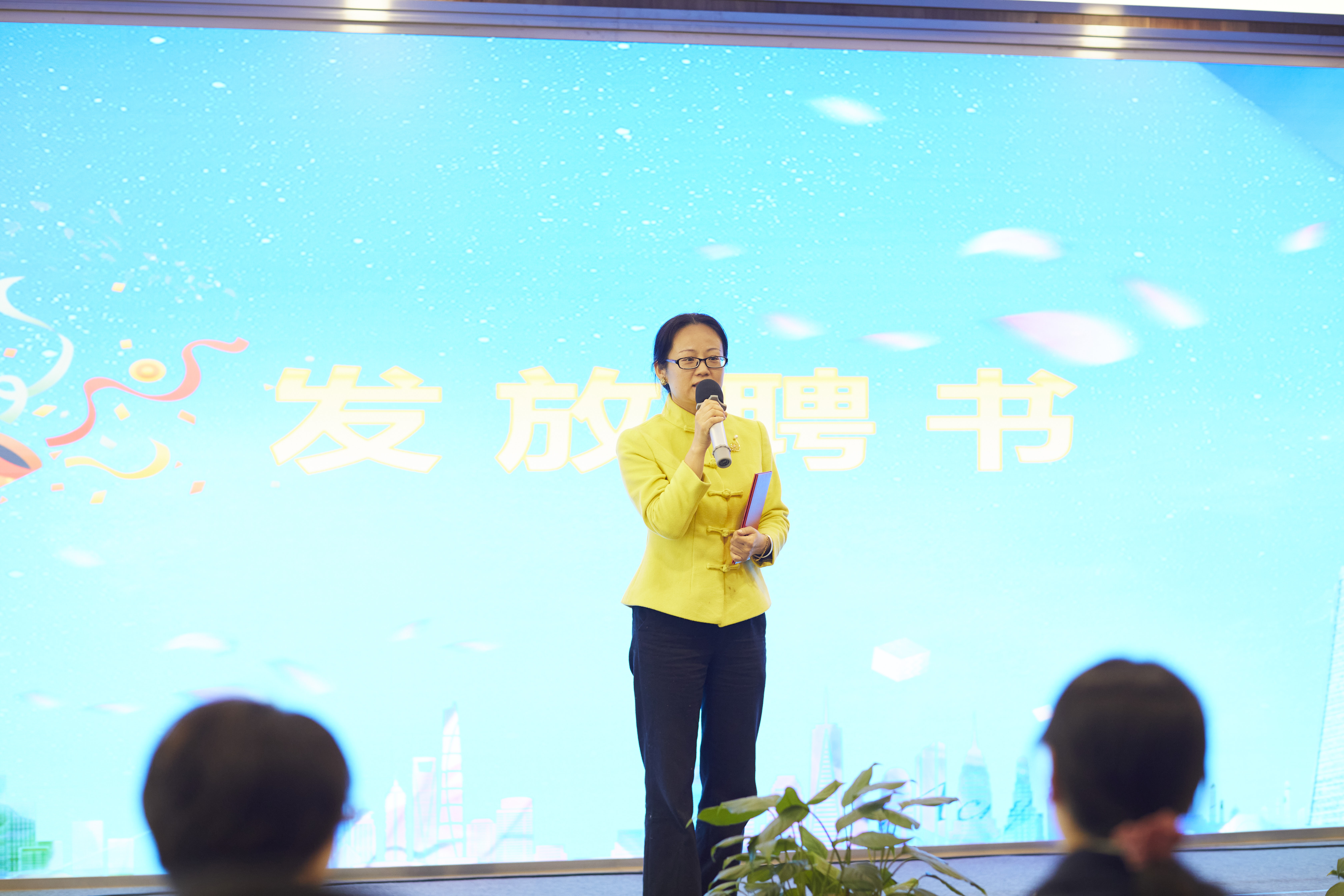 楼律师特写照.jpg